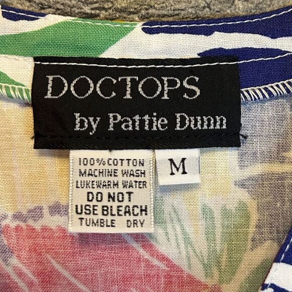 5 for $25🔥Doctops by Pattie Dunn Beach Theme Print Scrub Top Youth Medium - Picture 3 of 5